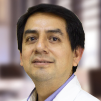 Dr. Iván Patricio Guaya · Dermatólogo 